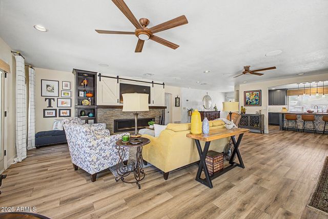 1711 E GRANDVIEW Street, Mesa, AZ 85203