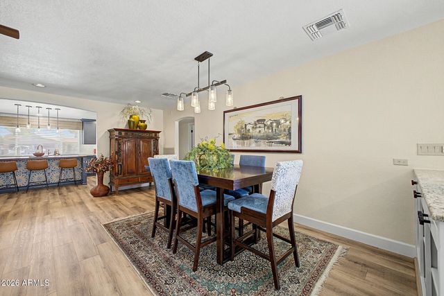 1711 E GRANDVIEW Street, Mesa, AZ 85203