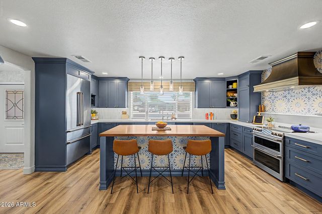 1711 E GRANDVIEW Street, Mesa, AZ 85203