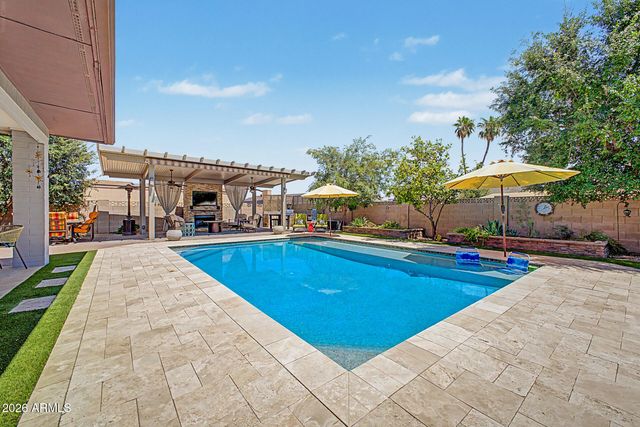 1711 E GRANDVIEW Street, Mesa, AZ 85203