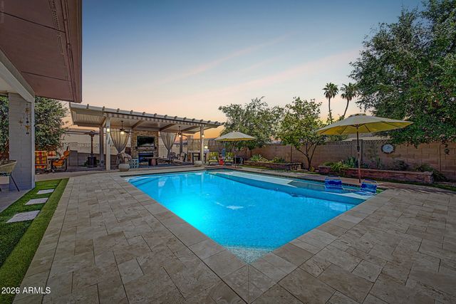 1711 E GRANDVIEW Street, Mesa, AZ 85203
