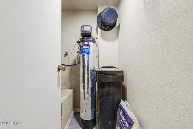 1711 E GRANDVIEW Street, Mesa, AZ 85203