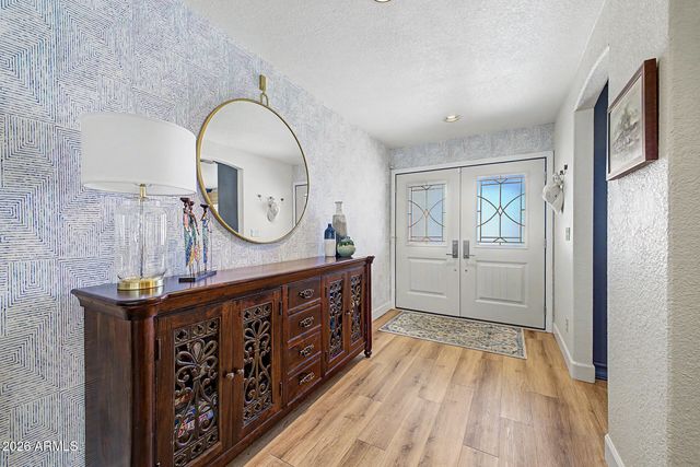 1711 E GRANDVIEW Street, Mesa, AZ 85203