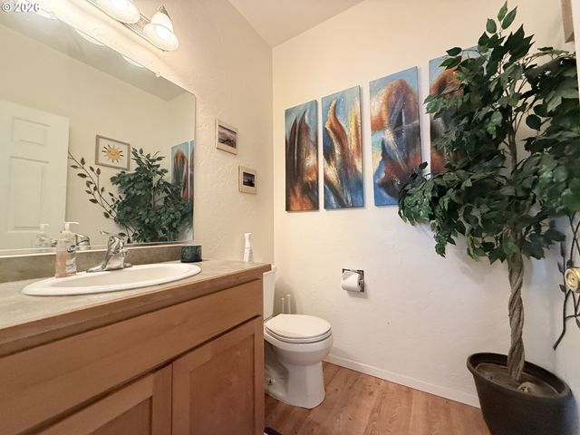815 OLD COUNTY Rd 5, Brookings, OR 97415