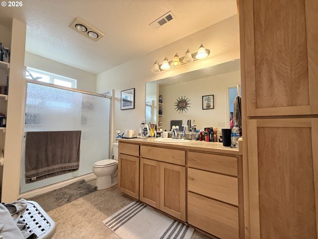 815 OLD COUNTY Rd 5, Brookings, OR 97415