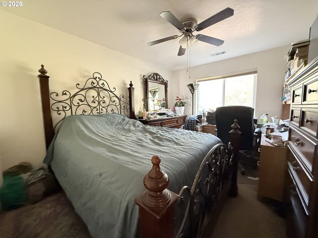 815 OLD COUNTY Rd 5, Brookings, OR 97415