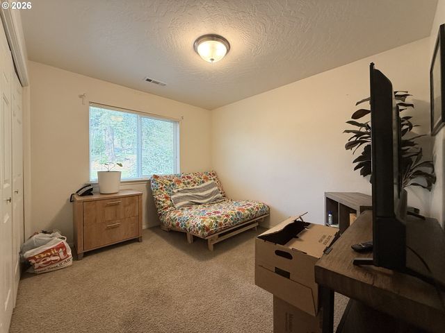 815 OLD COUNTY Rd 5, Brookings, OR 97415