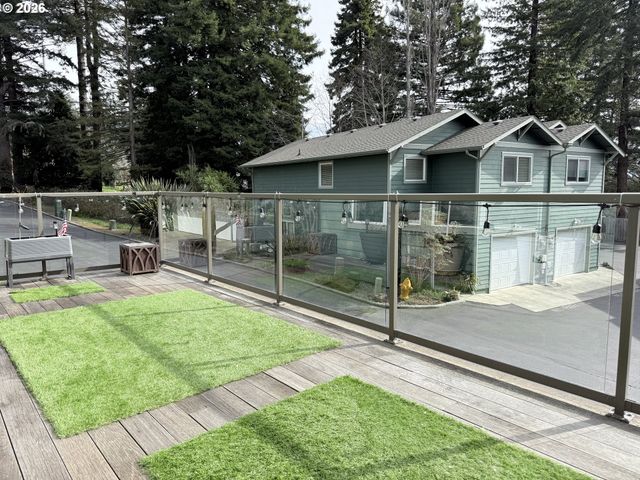 815 OLD COUNTY Rd 5, Brookings, OR 97415