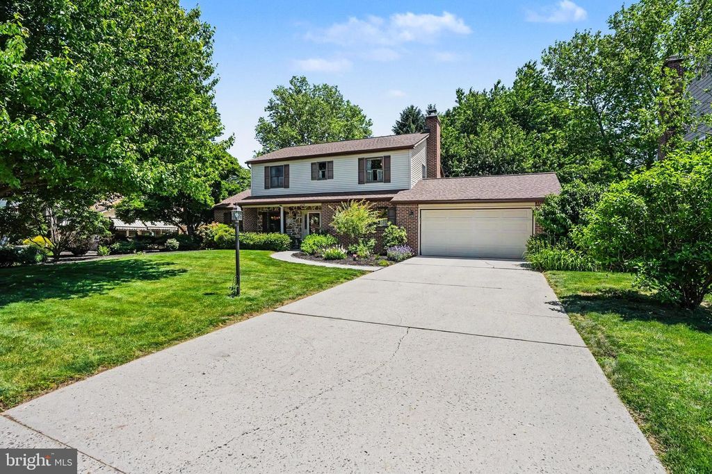 1204 FLEETWOOD DR, Carlisle, PA 17013