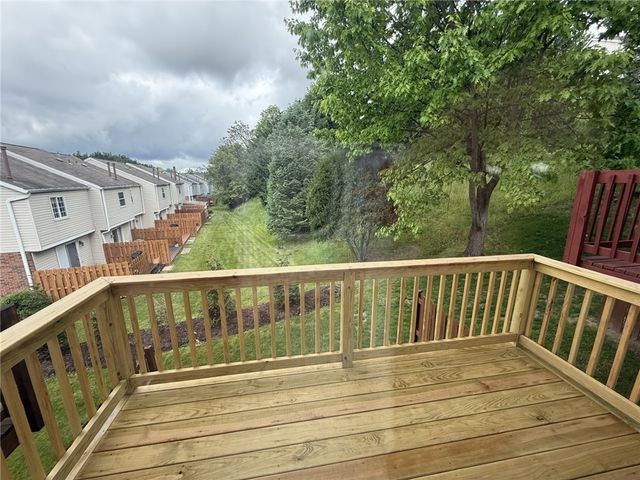 115 Saxonwald Ln, Castle Shannon, PA 15234