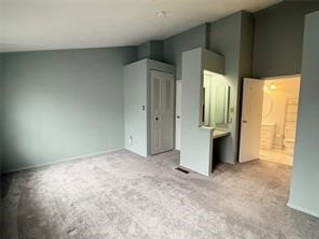 115 Saxonwald Ln, Castle Shannon, PA 15234