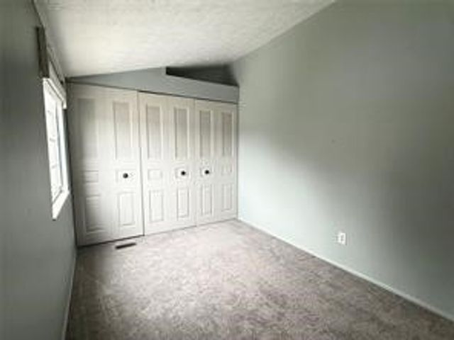 115 Saxonwald Ln, Castle Shannon, PA 15234