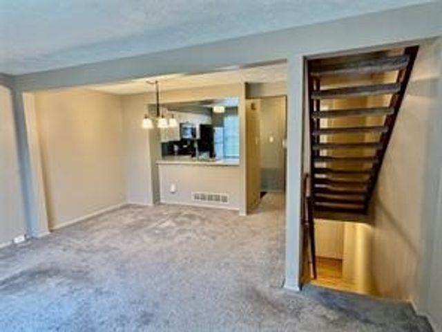 115 Saxonwald Ln, Castle Shannon, PA 15234