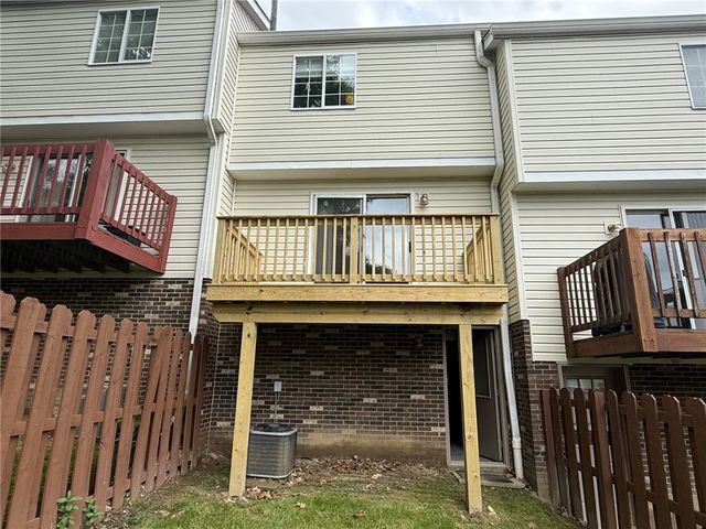115 Saxonwald Ln, Castle Shannon, PA 15234
