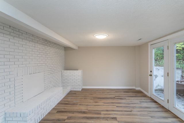 2403 N CREASY SPRINGS RD, Columbia, MO 65202