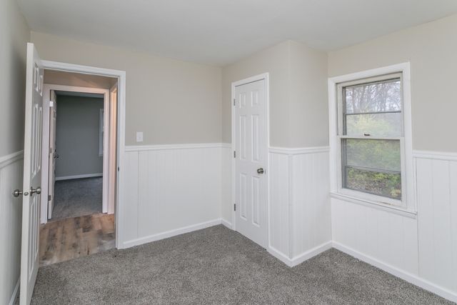 2403 N CREASY SPRINGS RD, Columbia, MO 65202