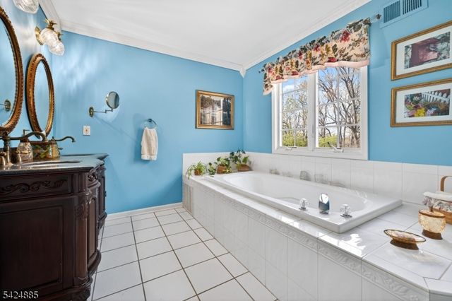 3 Indian Creek Rd, Alexandria Twp., NJ 08867