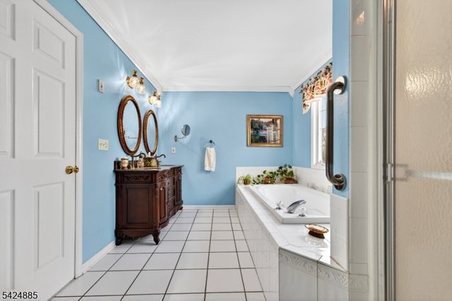 3 Indian Creek Rd, Alexandria Twp., NJ 08867