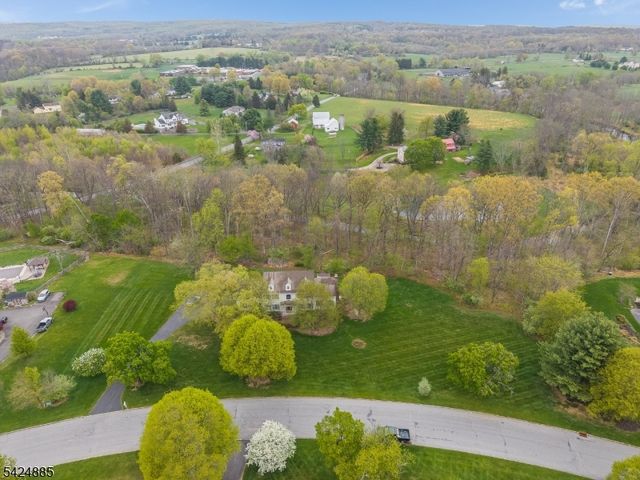 3 Indian Creek Rd, Alexandria Twp., NJ 08867