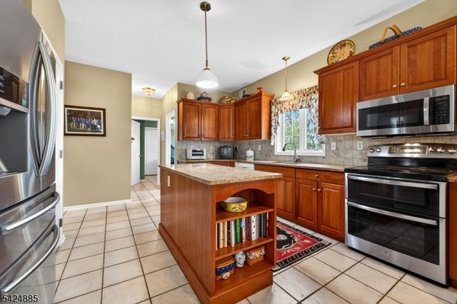 3 Indian Creek Rd, Alexandria Twp., NJ 08867