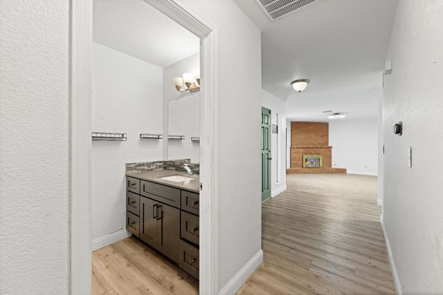 3909 Sandpiper Ct, Modesto, CA 95356