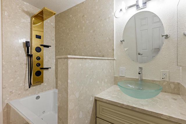 3909 Sandpiper Ct, Modesto, CA 95356