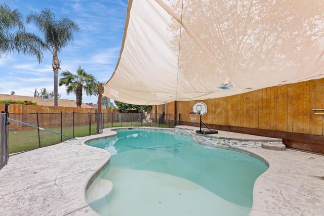 3909 Sandpiper Ct, Modesto, CA 95356