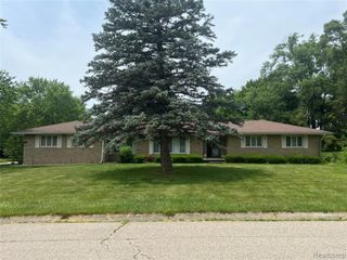 1361 Dyemeadow Lane, Flint, MI 48532