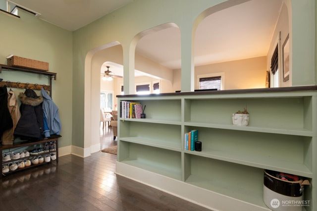 409 S 34th Street, Tacoma, WA 98418