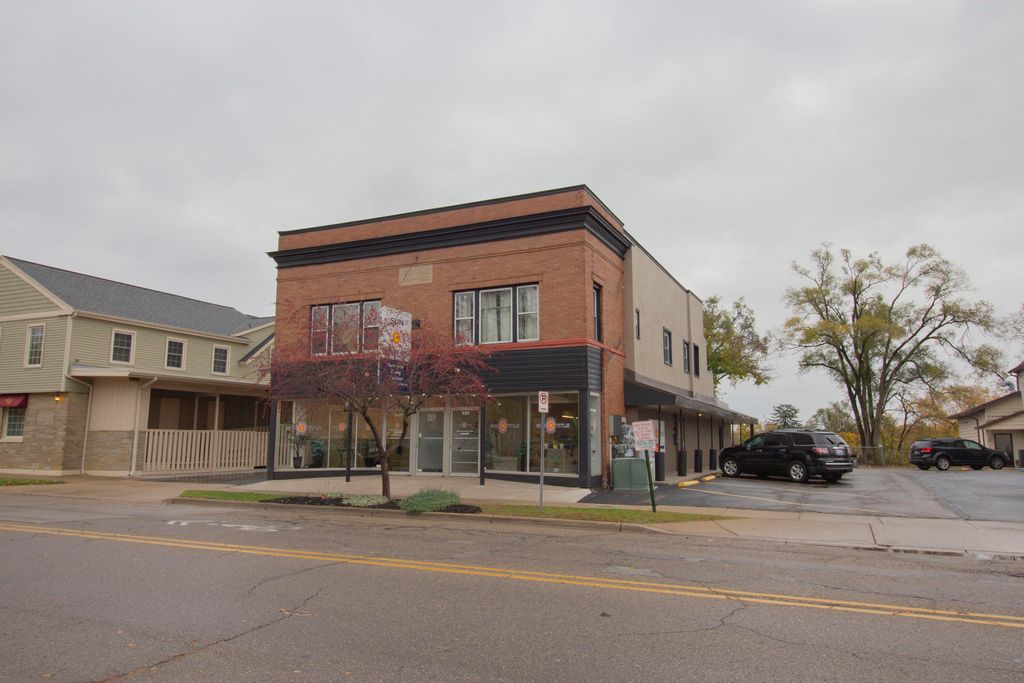 925 S Burdick Street, Kalamazoo, MI 49001