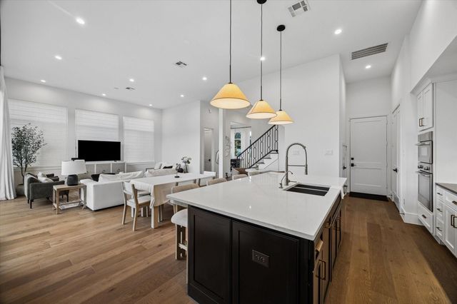 1661 Bingle Road, Houston, TX 77055