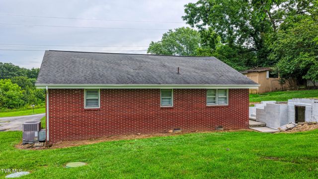 110 Anderson Street, Surgoinsville, TN 37873