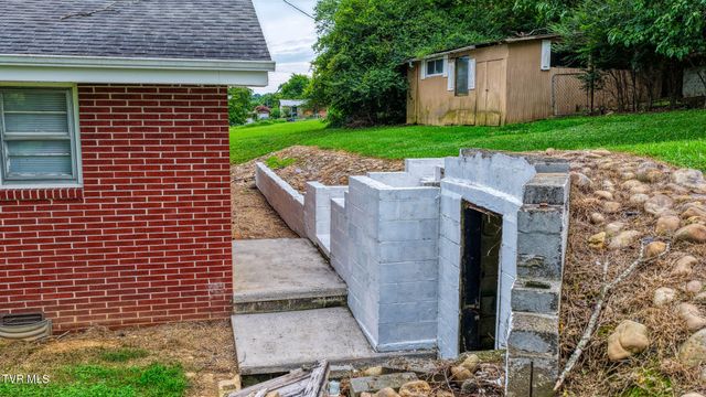 110 Anderson Street, Surgoinsville, TN 37873