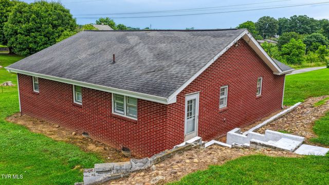 110 Anderson Street, Surgoinsville, TN 37873