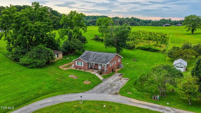 110 Anderson Street, Surgoinsville, TN 37873