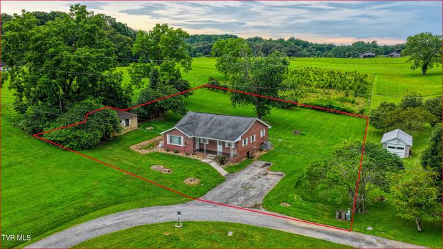 110 Anderson Street, Surgoinsville, TN 37873