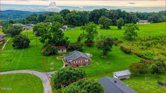110 Anderson Street, Surgoinsville, TN 37873
