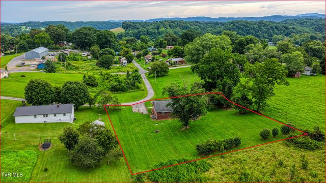 110 Anderson Street, Surgoinsville, TN 37873