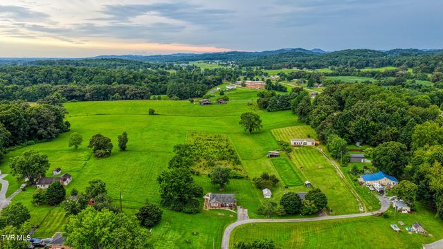 110 Anderson Street, Surgoinsville, TN 37873