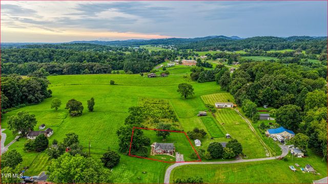 110 Anderson Street, Surgoinsville, TN 37873