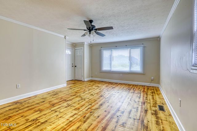 110 Anderson Street, Surgoinsville, TN 37873