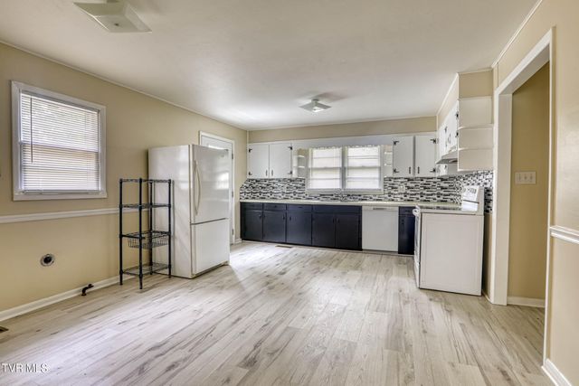 110 Anderson Street, Surgoinsville, TN 37873