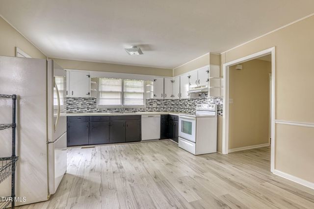 110 Anderson Street, Surgoinsville, TN 37873