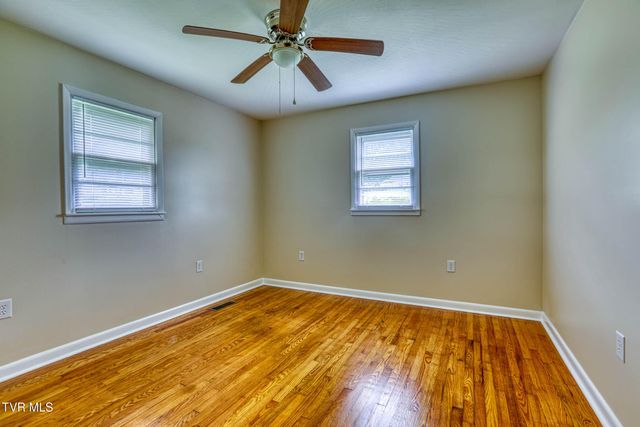 110 Anderson Street, Surgoinsville, TN 37873