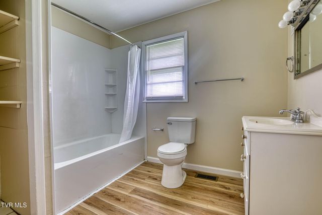 110 Anderson Street, Surgoinsville, TN 37873