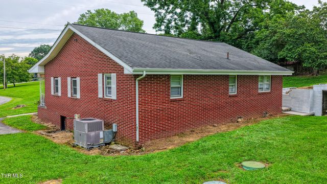 110 Anderson Street, Surgoinsville, TN 37873