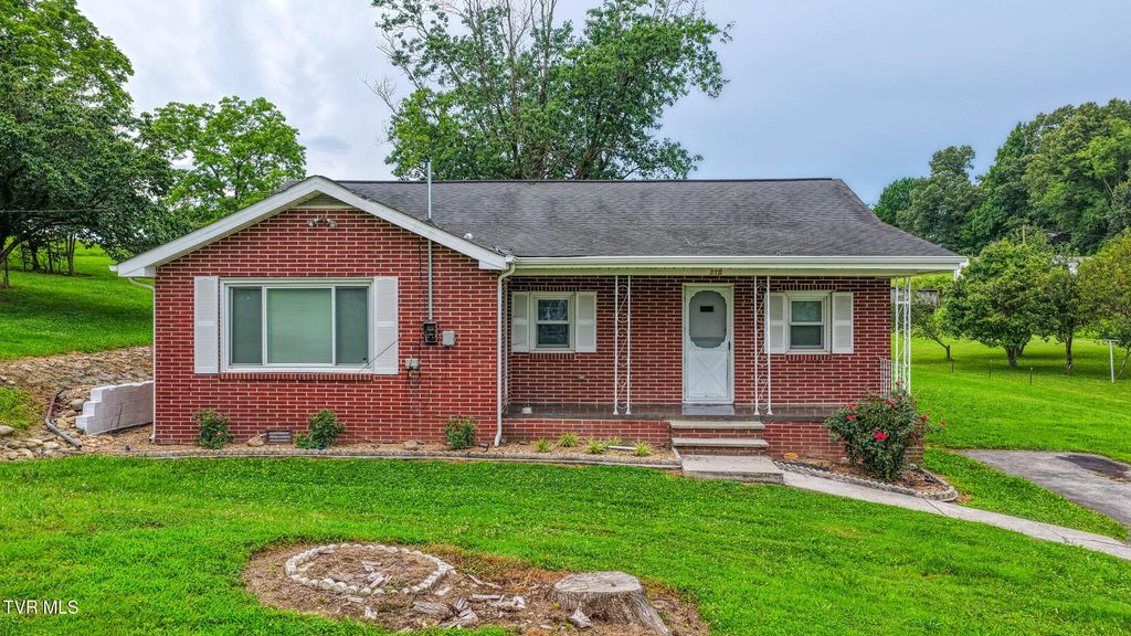 110 Anderson Street, Surgoinsville, TN 37873