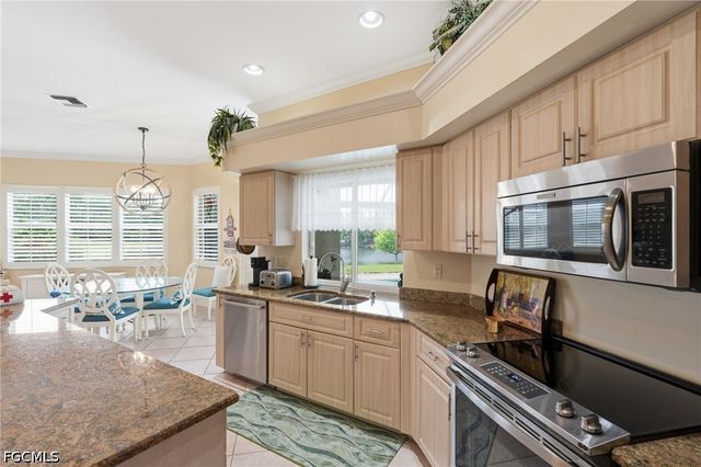 8861 Creek Run DR, Bonita Springs, FL 34135