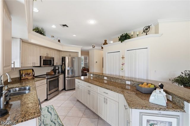 8861 Creek Run DR, Bonita Springs, FL 34135