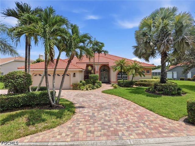 8861 Creek Run DR, Bonita Springs, FL 34135